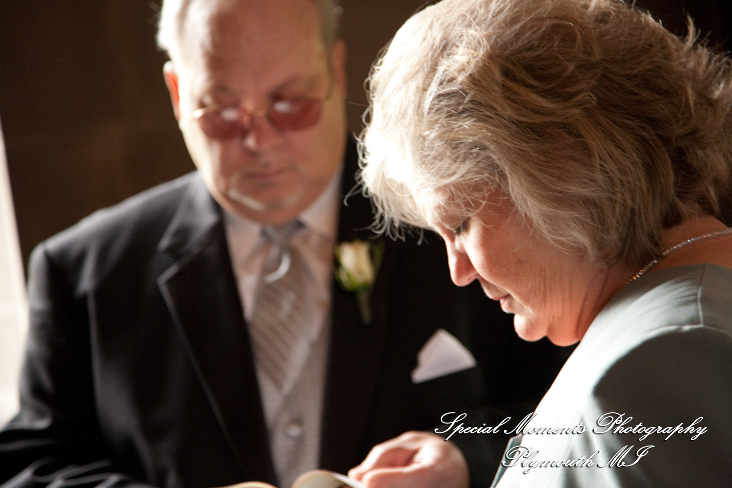 Rachelle & Matthew at Grosse Pointe Academy Chapel Grosse Pointe Farms MI wedding photography