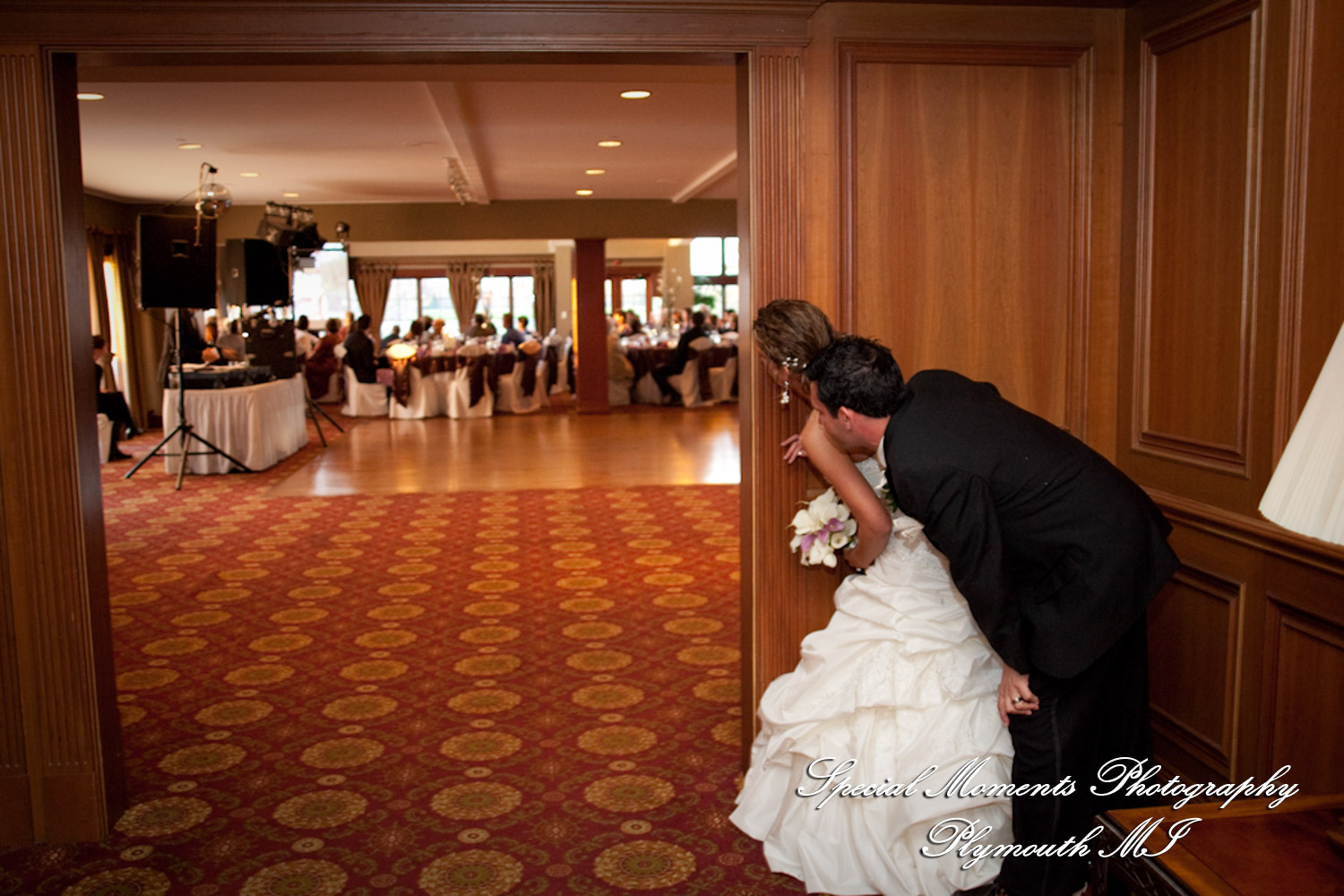Jennifer & Matt at Glen Oaks Golf Club Farmington Hills MI wedding photography