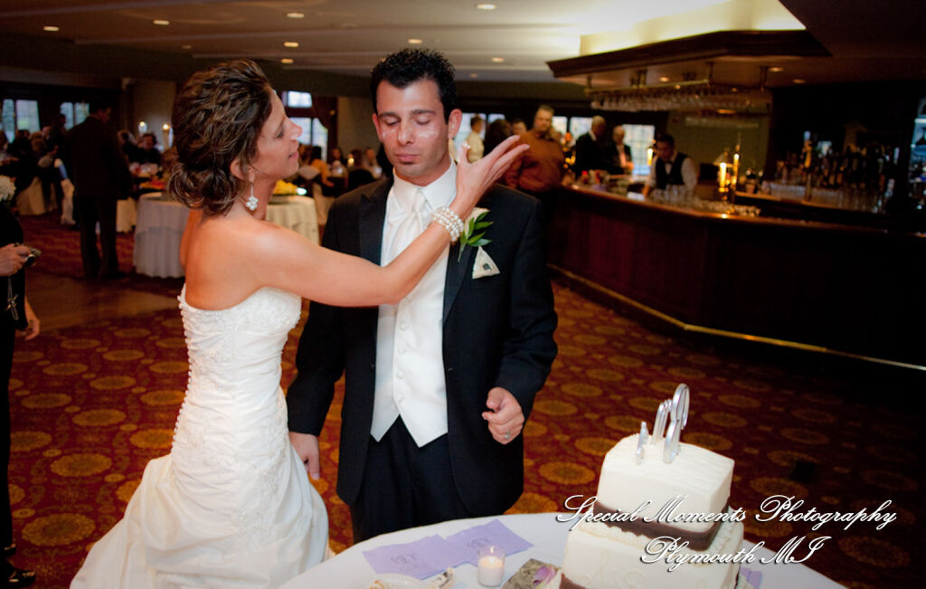 Jennifer & Matt at Glen Oaks Golf Club Farmington Hills MI wedding photography