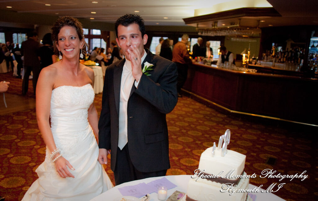 Jennifer & Matt at Glen Oaks Golf Club Farmington Hills MI wedding photography