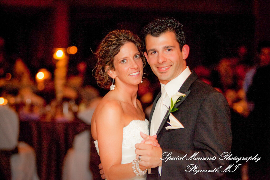 Jennifer & Matt at Glen Oaks Golf Club Farmington Hills MI wedding photography