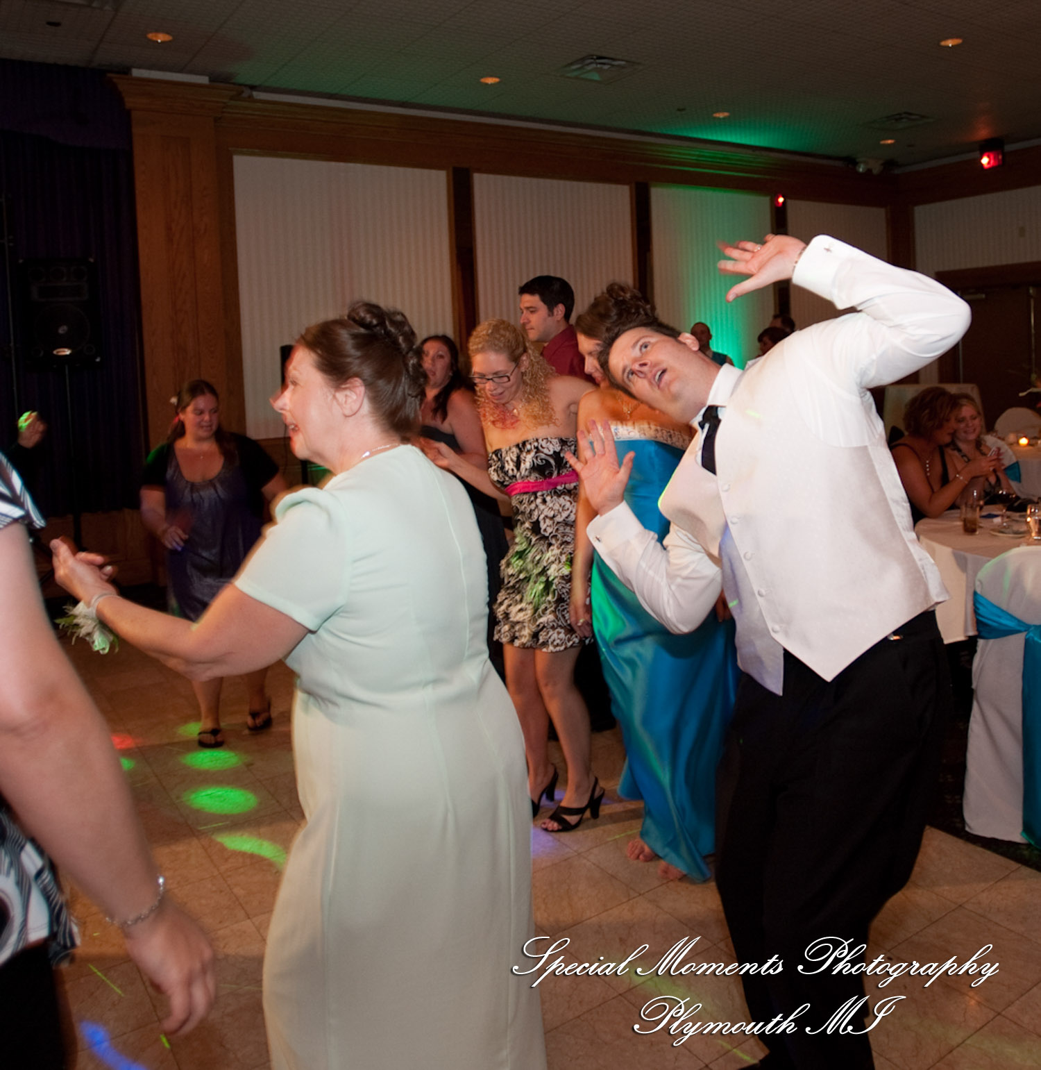 Jen & Thomas at Mirage Banquet Hall Clinton Twp. MI wedding photography