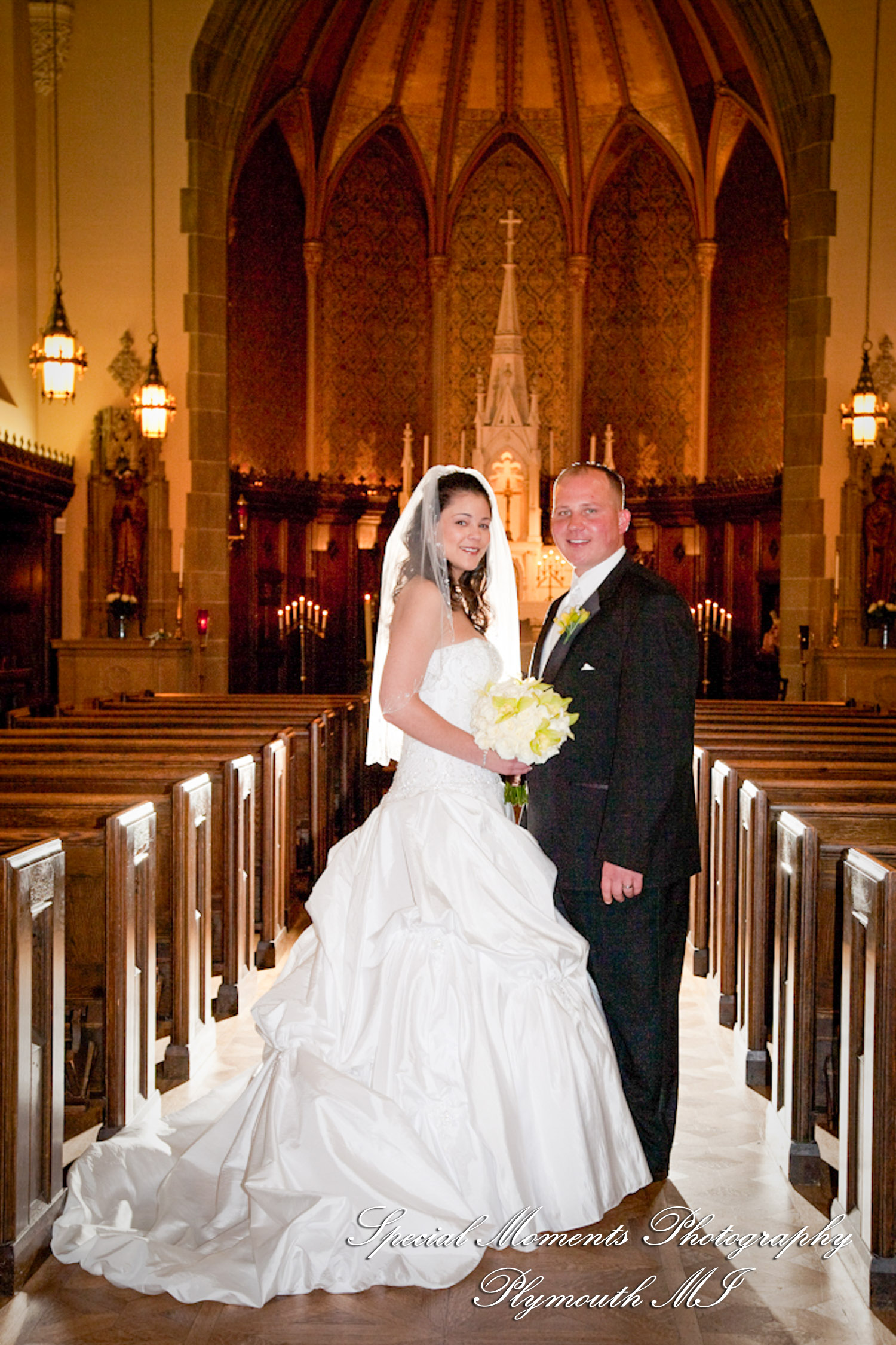 Rachelle & Matthew at Grosse Pointe Academy Chapel Grosse Pointe Farms MI wedding photography