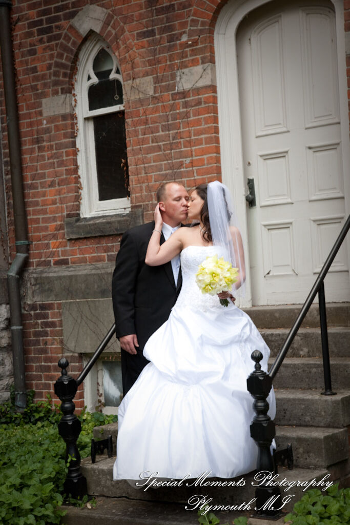 Rachelle & Matthew at Grosse Pointe Academy Chapel Grosse Pointe Farms MI wedding photography