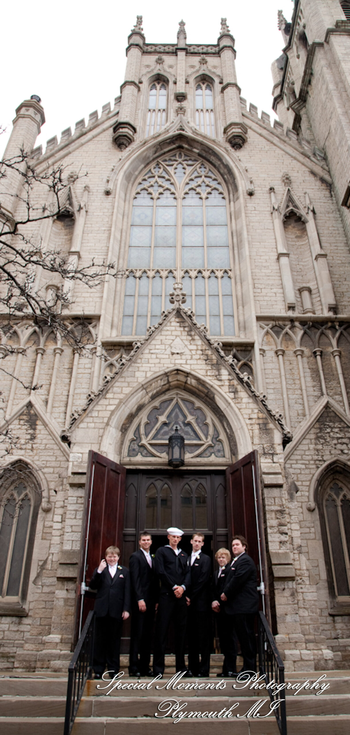 Emily & Jonathan at Fort Street Presbyterian Church Detroit MI wedding photography