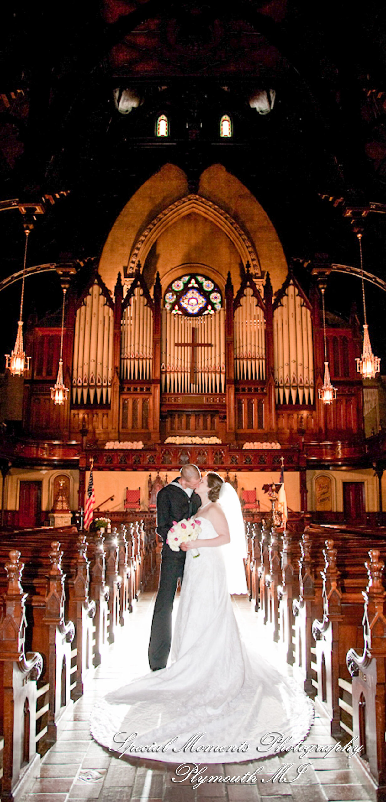 Emily & Jonathan at Fort Street Presbyterian Church Detroit MI wedding photography