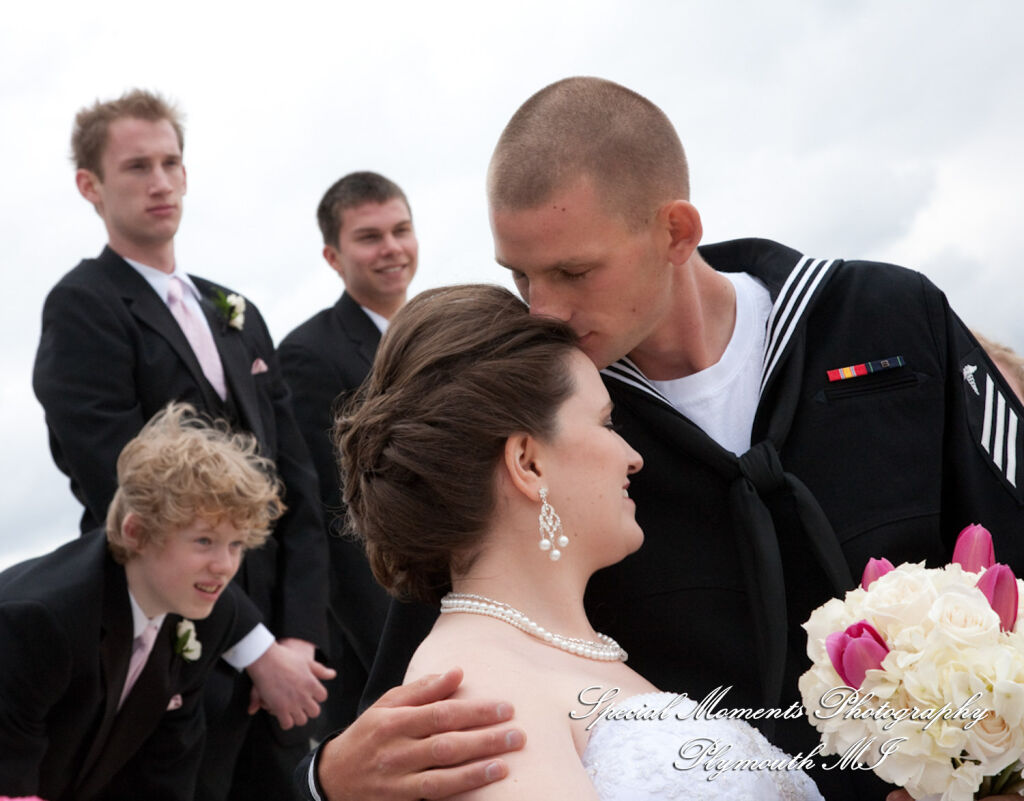 Emily & Jonathan at Fort Street Presbyterian Church Detroit MI wedding photography