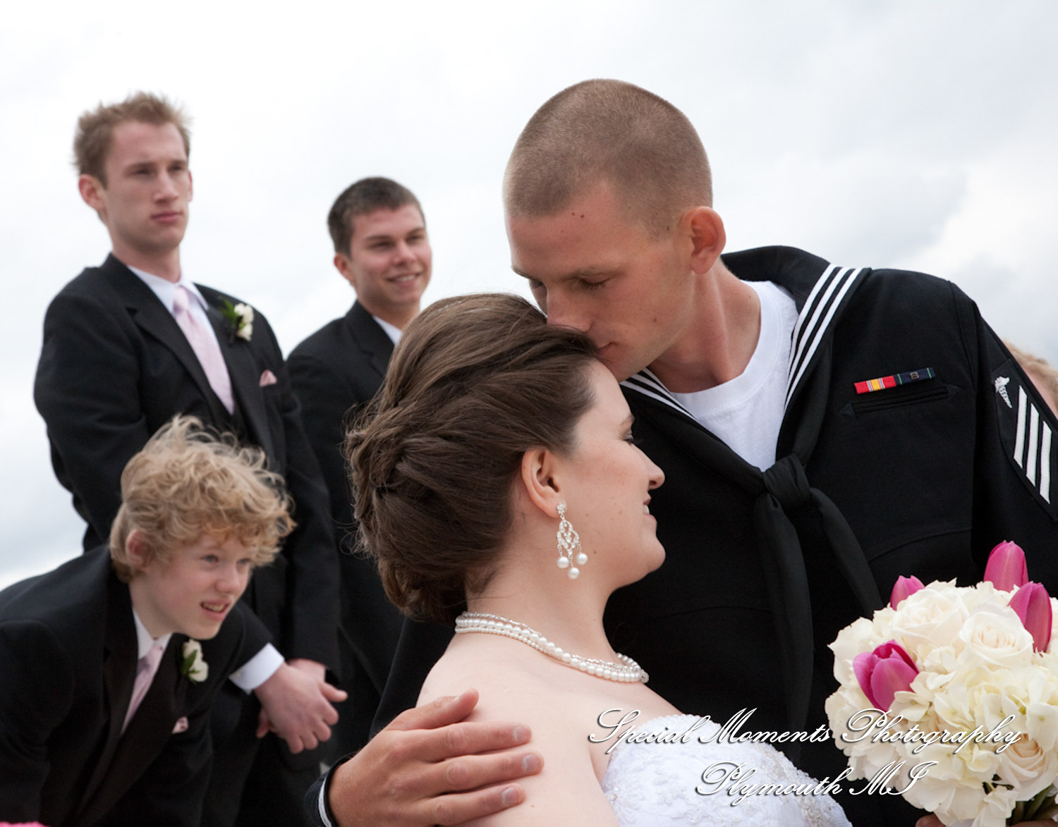 Emily & Jonathan at Fort Street Presbyterian Church Detroit MI wedding photography