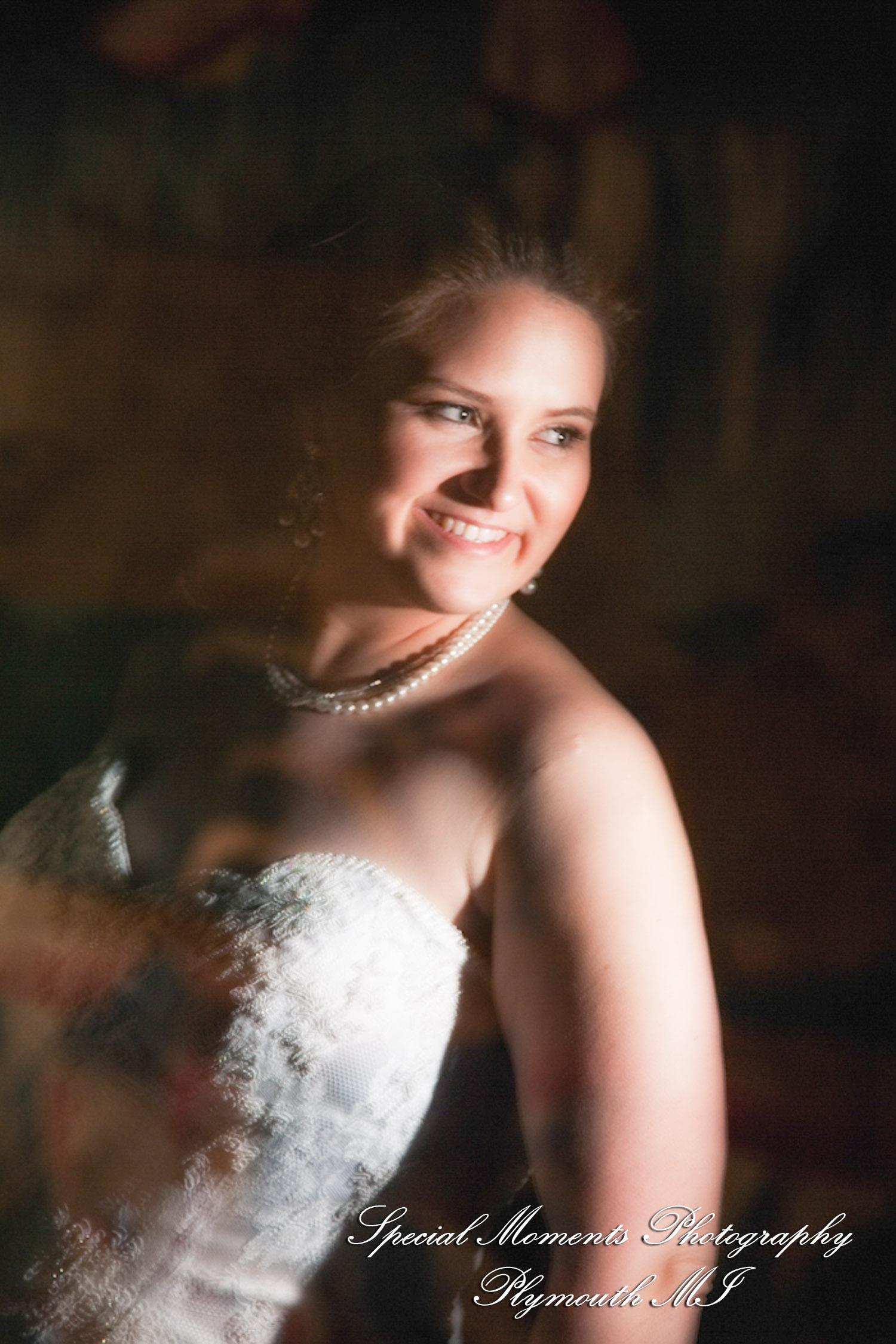 Emily & Jonathan at Grosse Pointe War Memorial Grosse Pointe Farms MI wedding photography