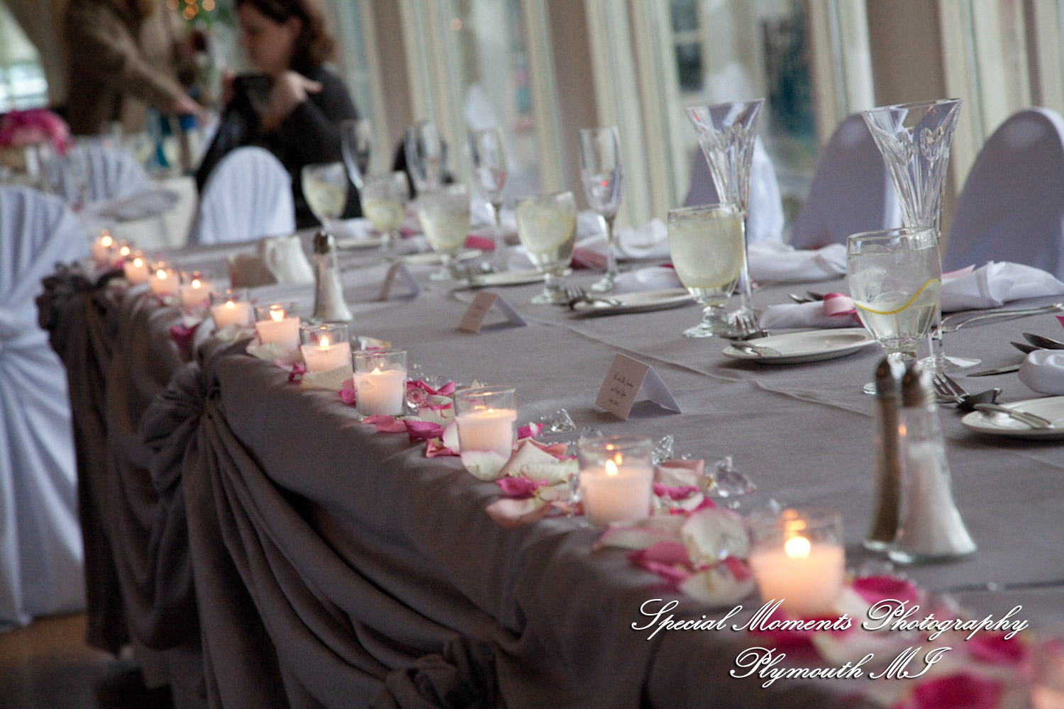 Emily & Jonathan at Grosse Pointe War Memorial Grosse Pointe Farms MI wedding photography