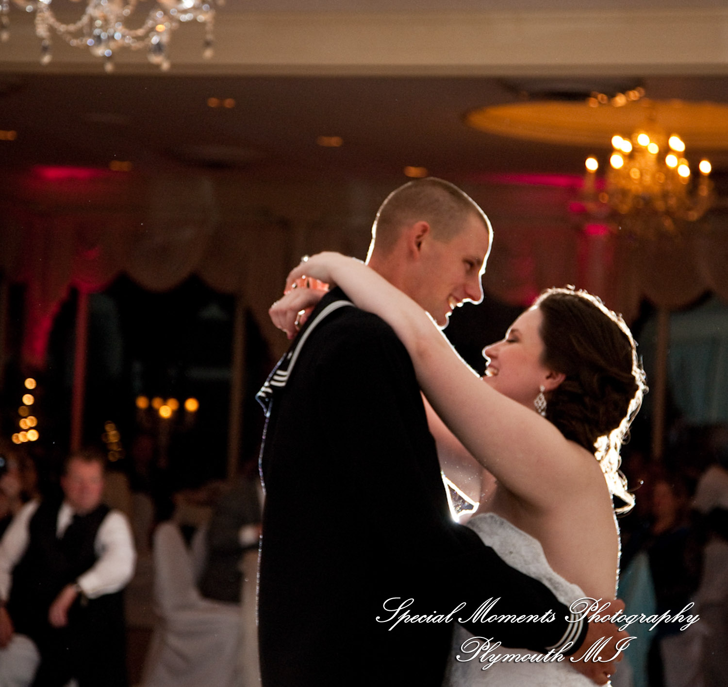 Emily & Jonathan at Grosse Pointe War Memorial Grosse Pointe Farms MI wedding photography