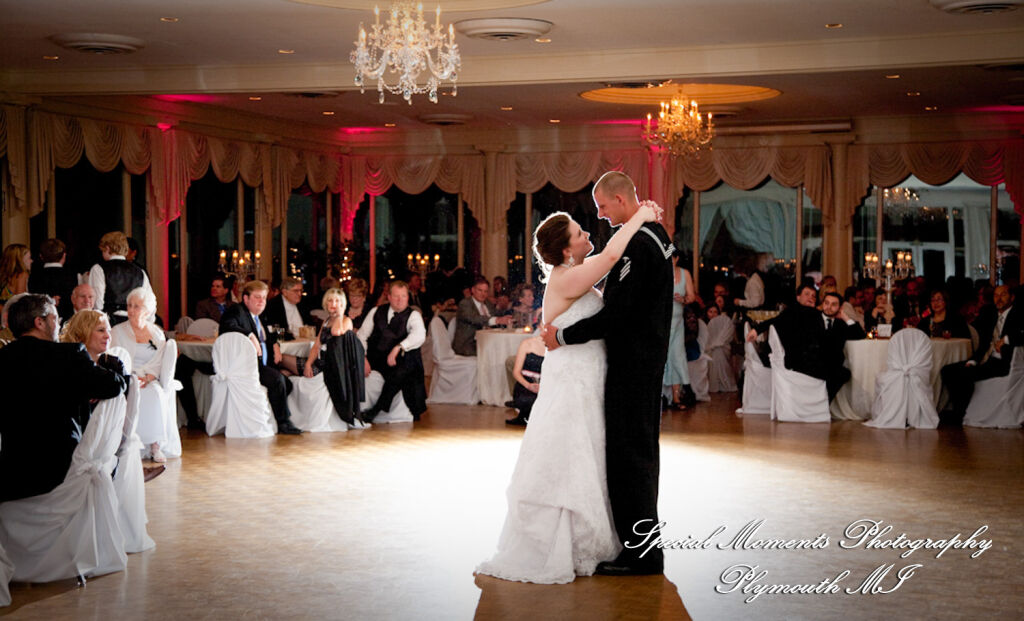Emily & Jonathan at Grosse Pointe War Memorial Grosse Pointe Farms MI wedding photography
