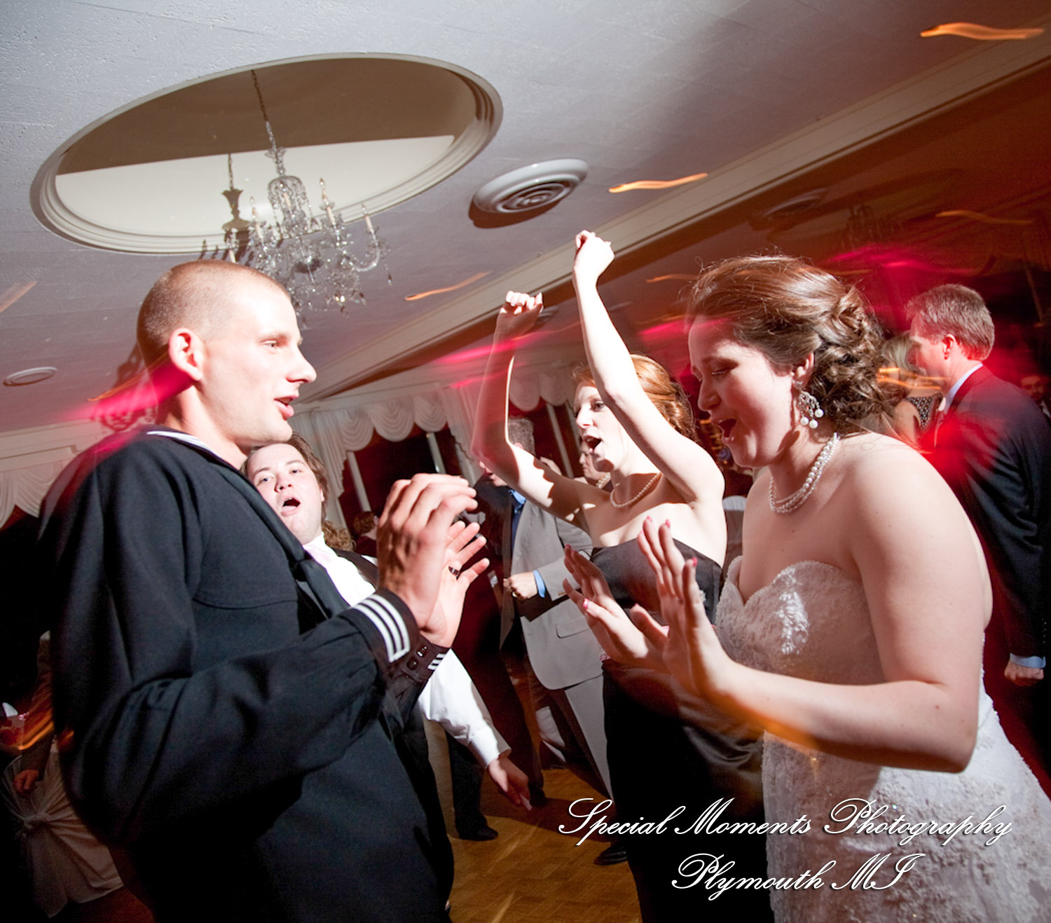 Emily & Jonathan at Grosse Pointe War Memorial Grosse Pointe Farms MI wedding photography