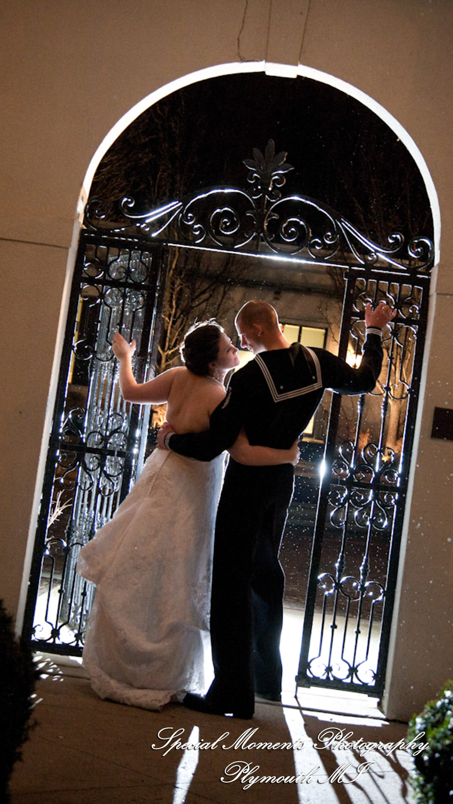 Emily & Jonathan at Grosse Pointe War Memorial Grosse Pointe Farms MI wedding photography