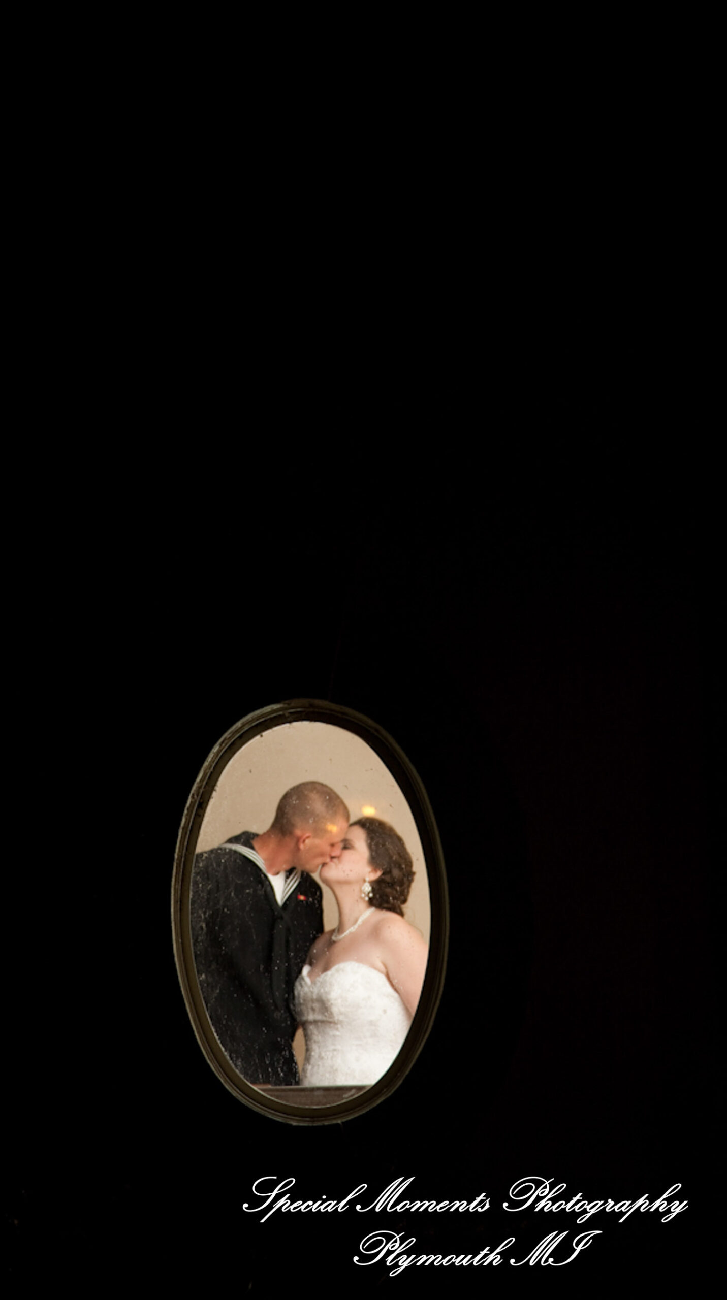 Emily & Jonathan at Grosse Pointe War Memorial Grosse Pointe Farms MI wedding photography