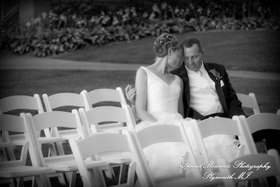 Elissa & Greg Fox Hills Golf & Banquet Center Plymouth MI wedding photograph