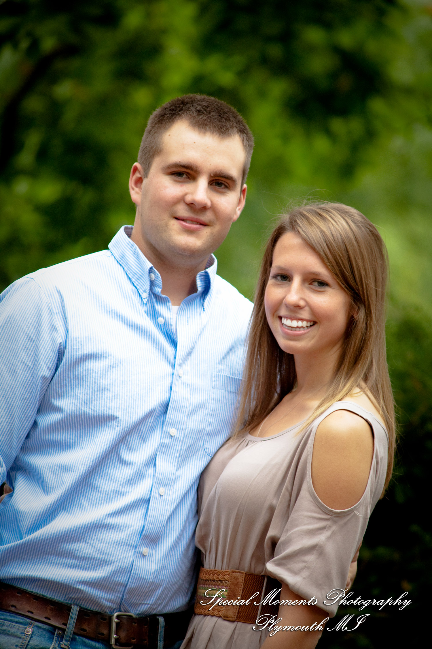 Andy & Jamie at MSU Campus East Lansing MI engagement photograph