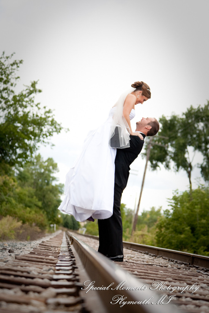 Stephanie & David at Mystic Creek Golf Club & Banquet Center Milford MI wedding photography