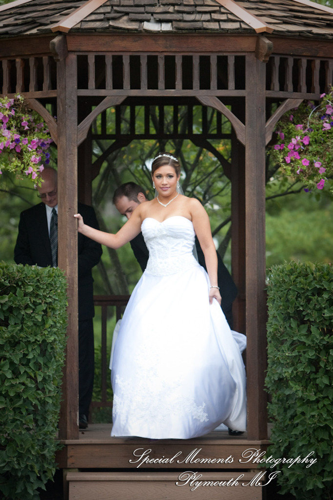 Stephanie & David at Mystic Creek Golf Club & Banquet Center Milford MI wedding photography