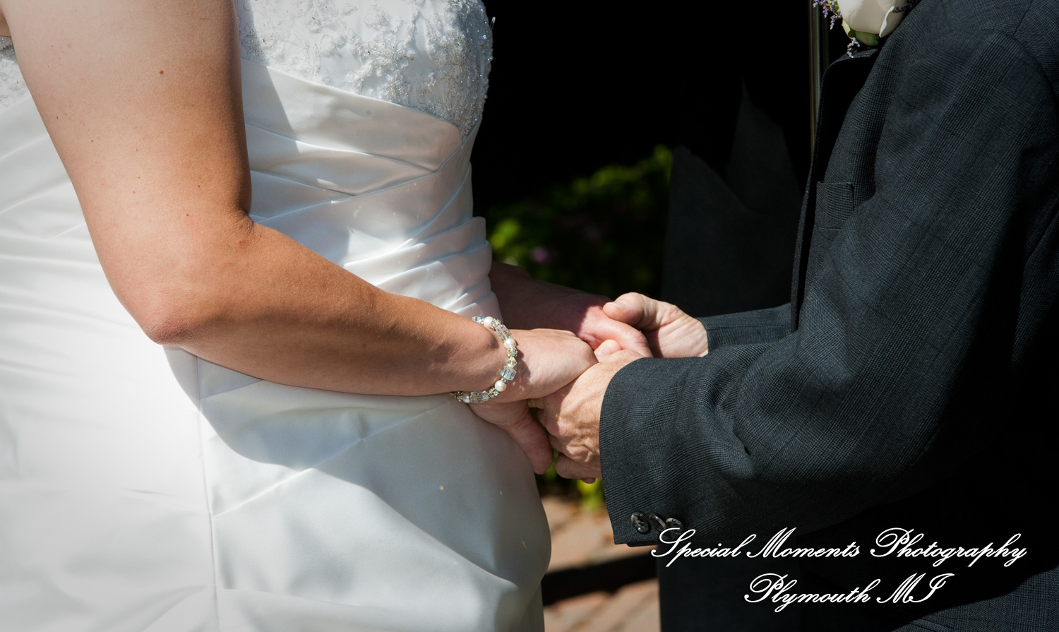 Pamela & Ron at Dearborn Inn Dearborn MI wedding photograph