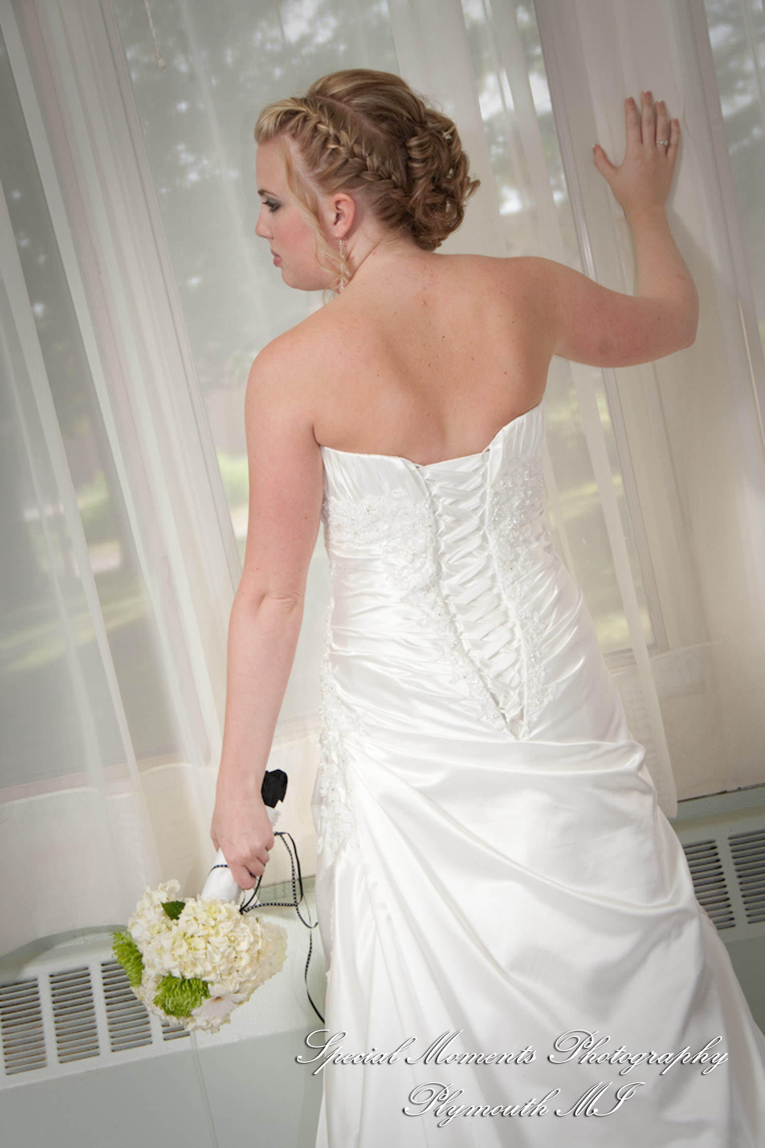Meagan & Stephen at Unitarian Universalist Church Farmington Hills MI wedding photography