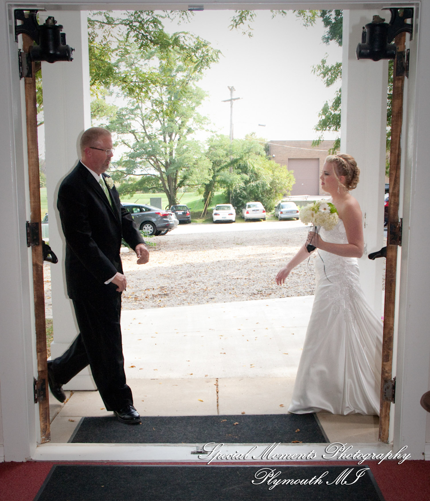 Meagan & Stephen at Unitarian Universalist Church Farmington Hills MI wedding photography
