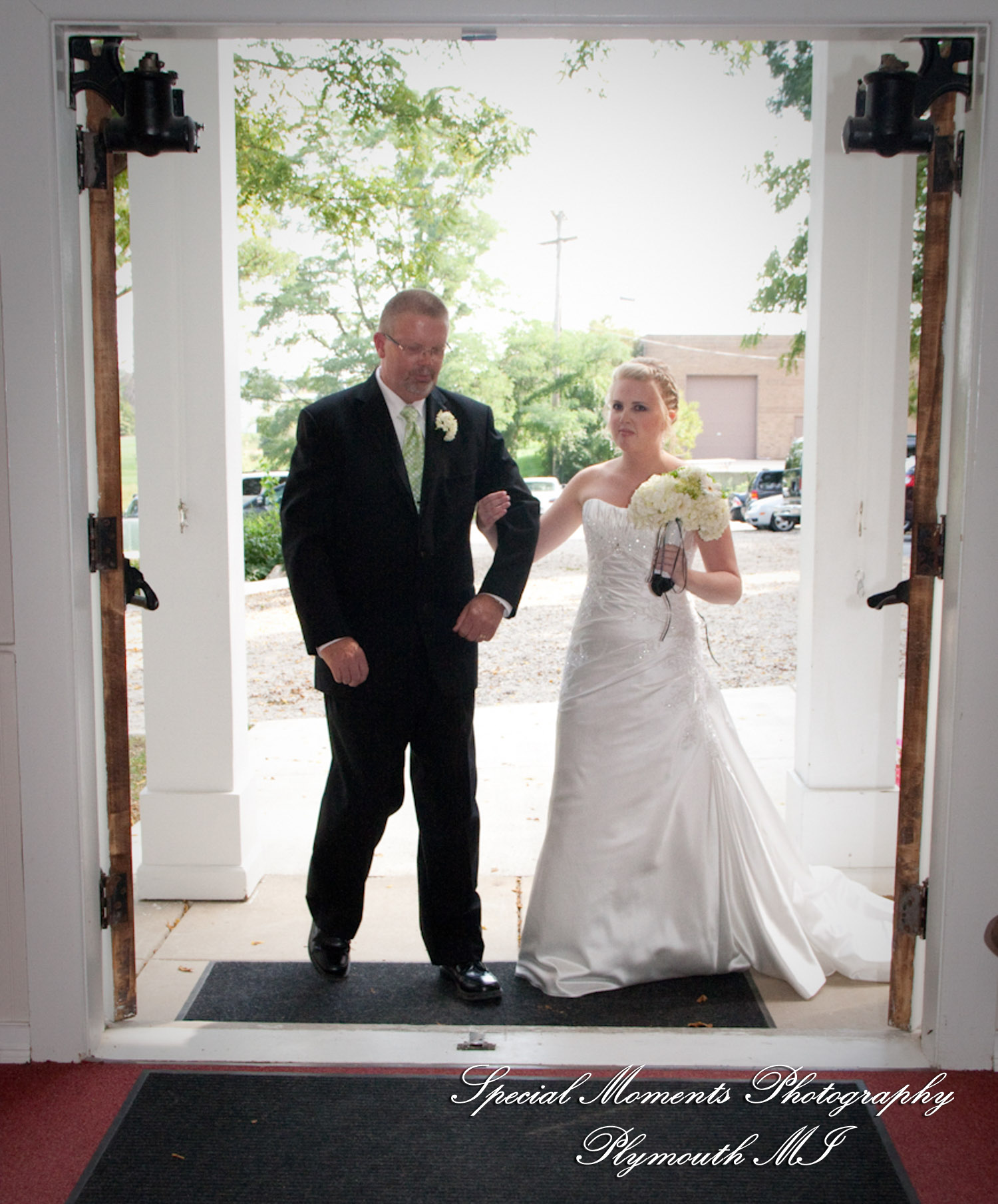 Meagan & Stephen at Unitarian Universalist Church Farmington Hills MI wedding photography
