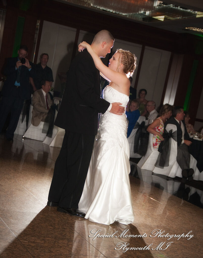 Meagan & Stephen at Burton Manor Livonia MI wedding photography