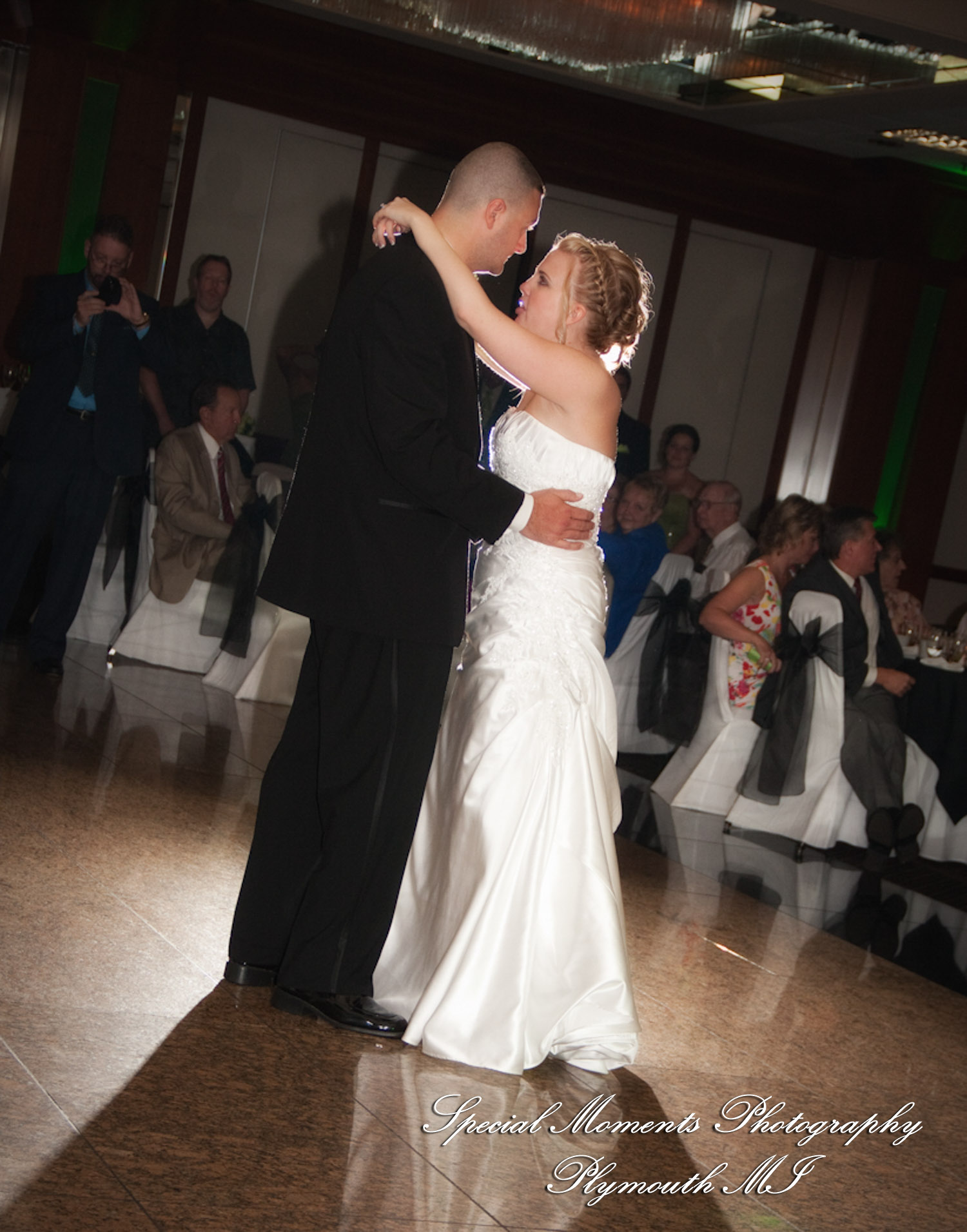 Meagan & Stephen at Burton Manor Livonia MI wedding photography