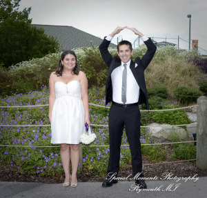 Rachel & Steven at Polar Bear Exhibit Toledo Zoo Toledo OH wedding photography