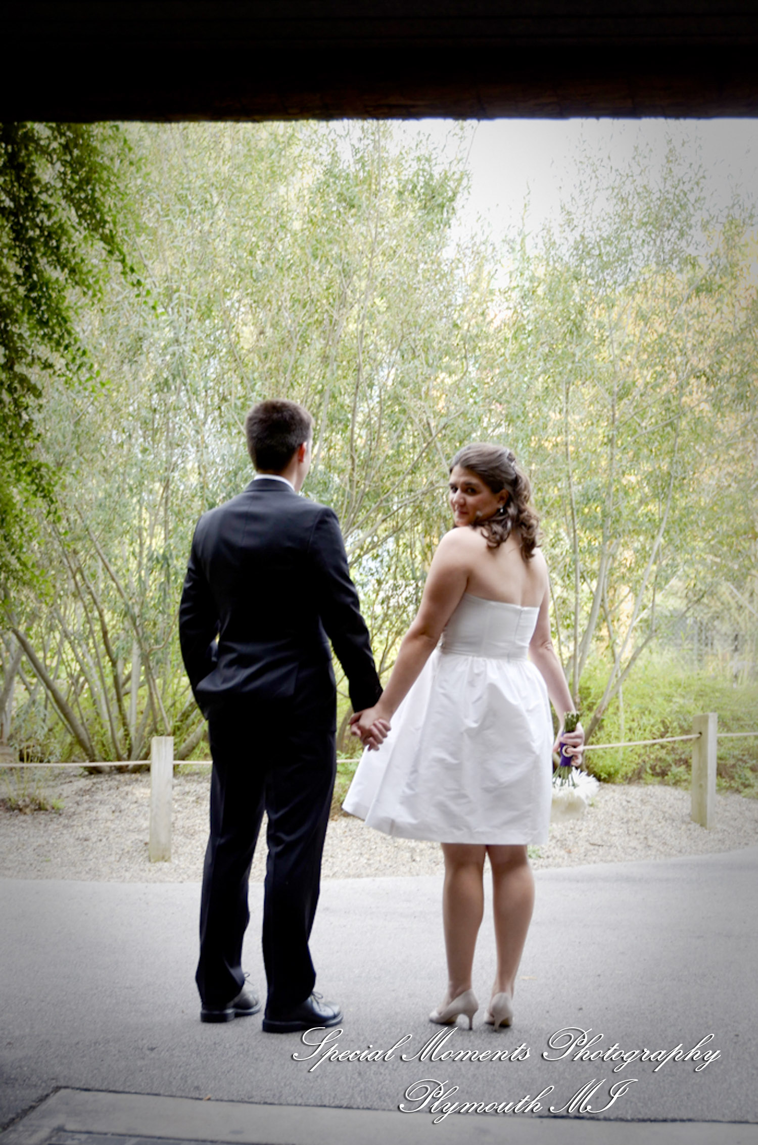 Rachel & Steven at Polar Bear Exhibit Toledo Zoo Toledo OH wedding photography