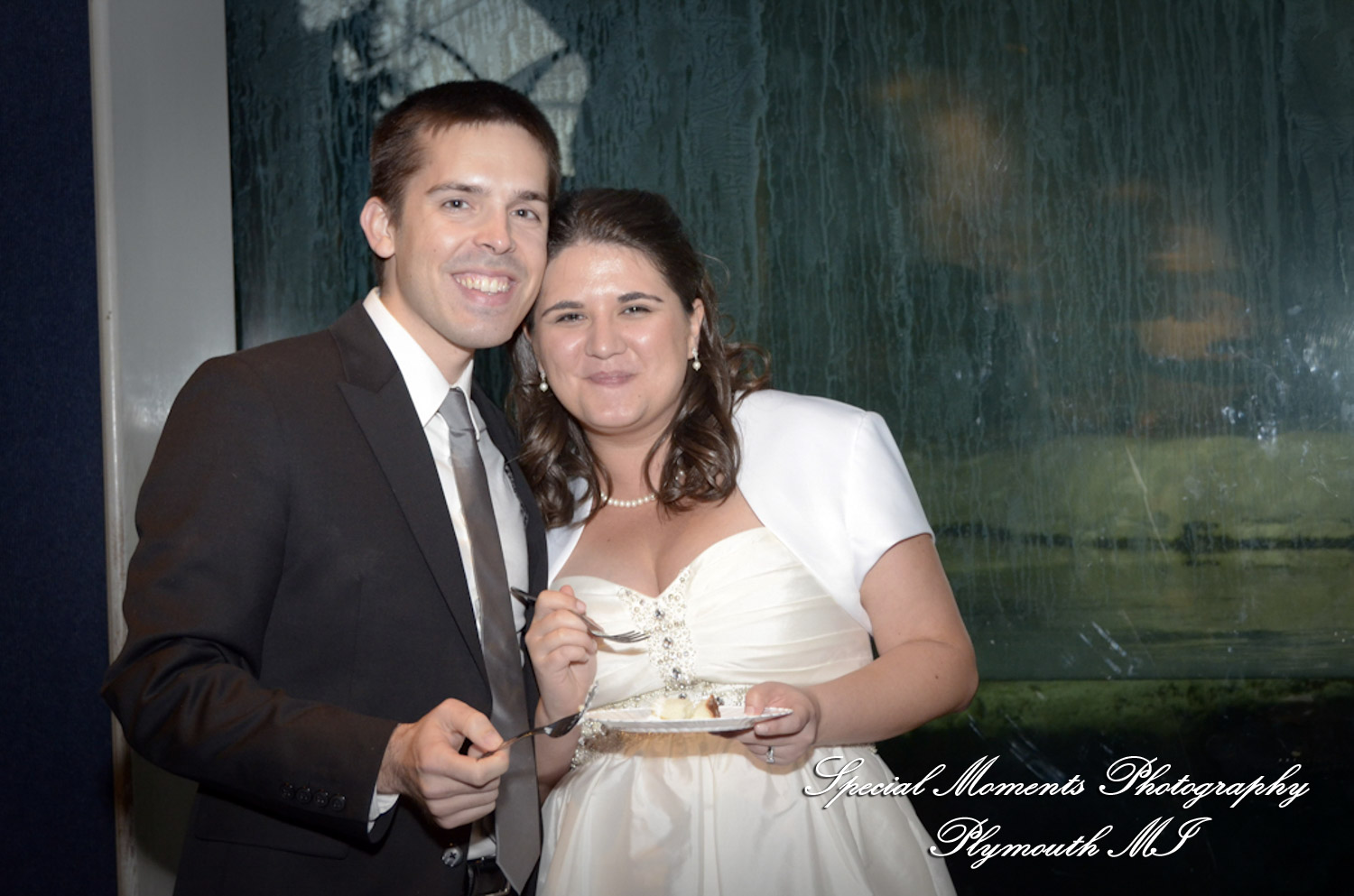Rachel & Steven at Polar Bear Exhibit Toledo Zoo Toledo OH wedding photography