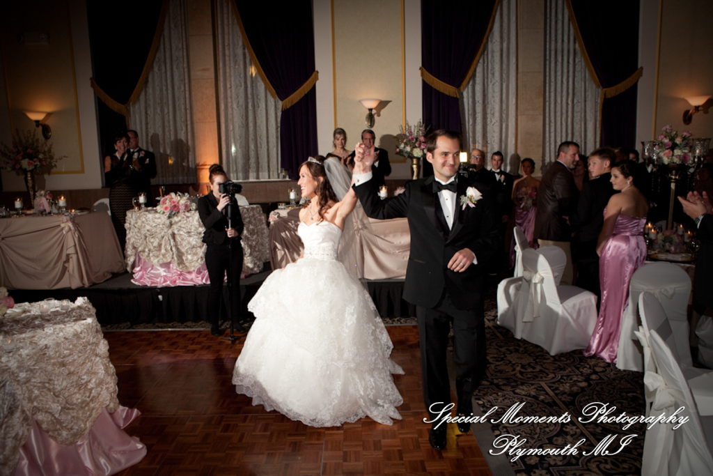 Arielle & Dave at St. John’s Resort Provincial Ballroom MI wedding photography