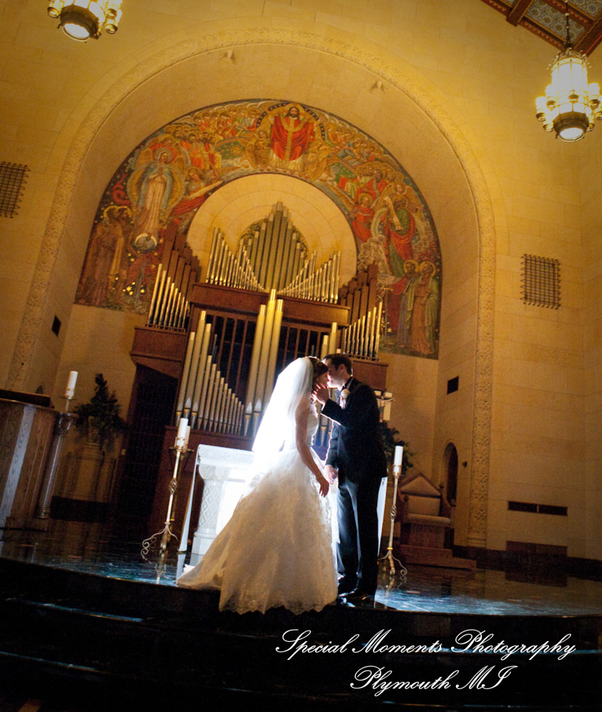 Arielle & Dave at St. John’s Resort Provincial Ballroom MI wedding photography