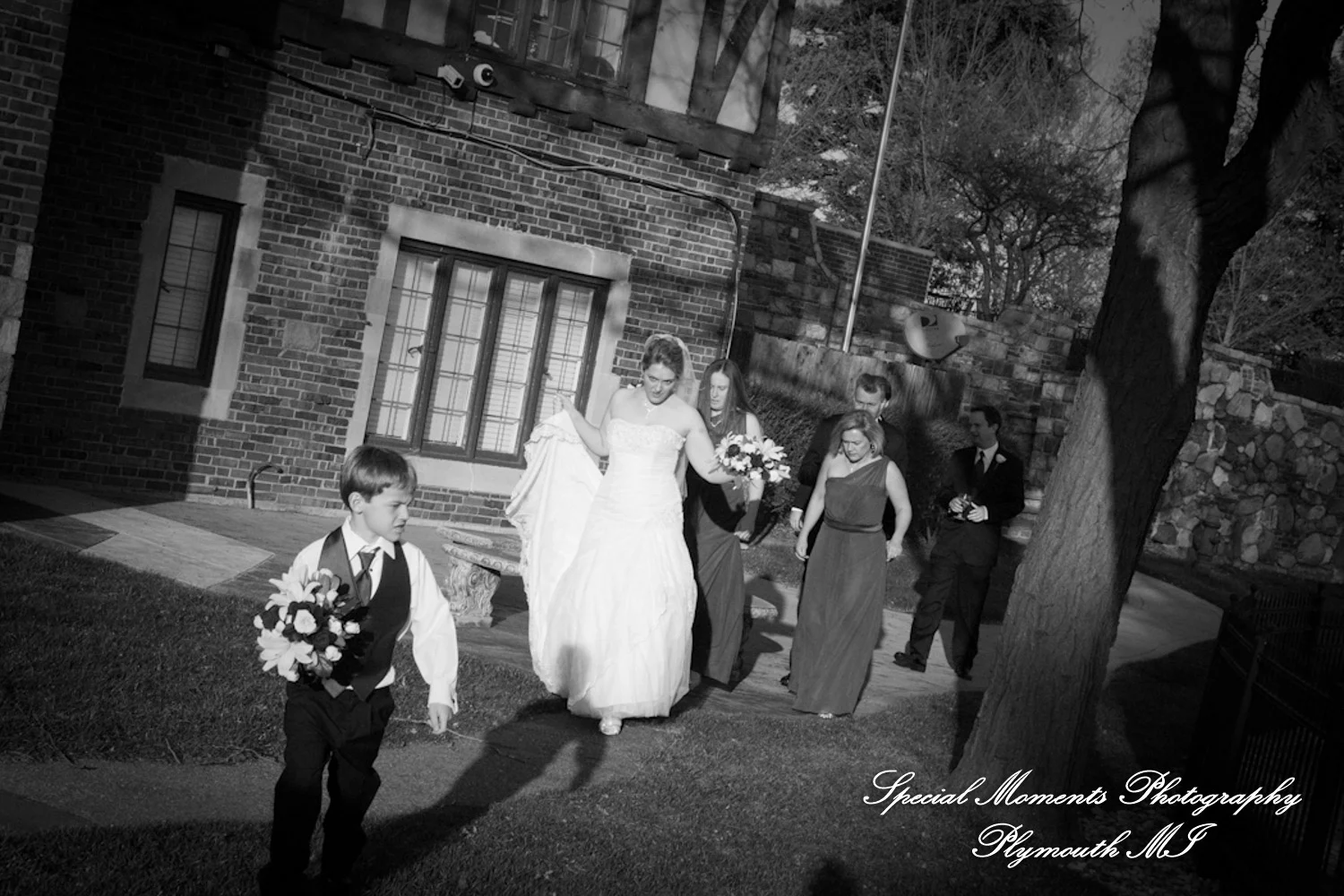 Pine Knob Mansion Clarkston MI wedding photograph