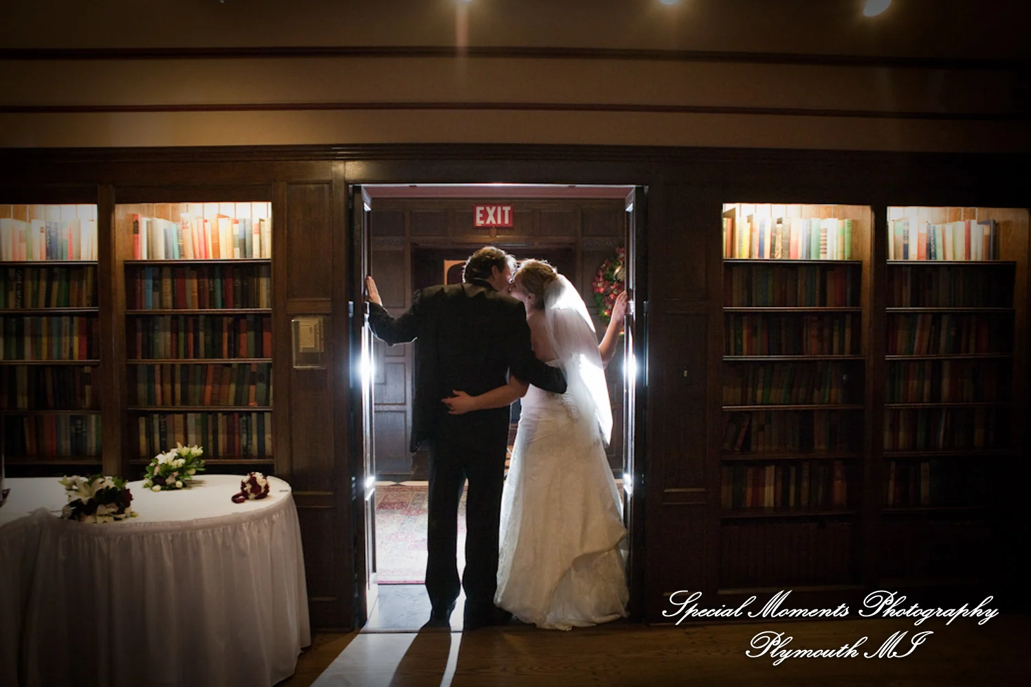 Pine Knob Mansion Clarkston MI wedding photograph