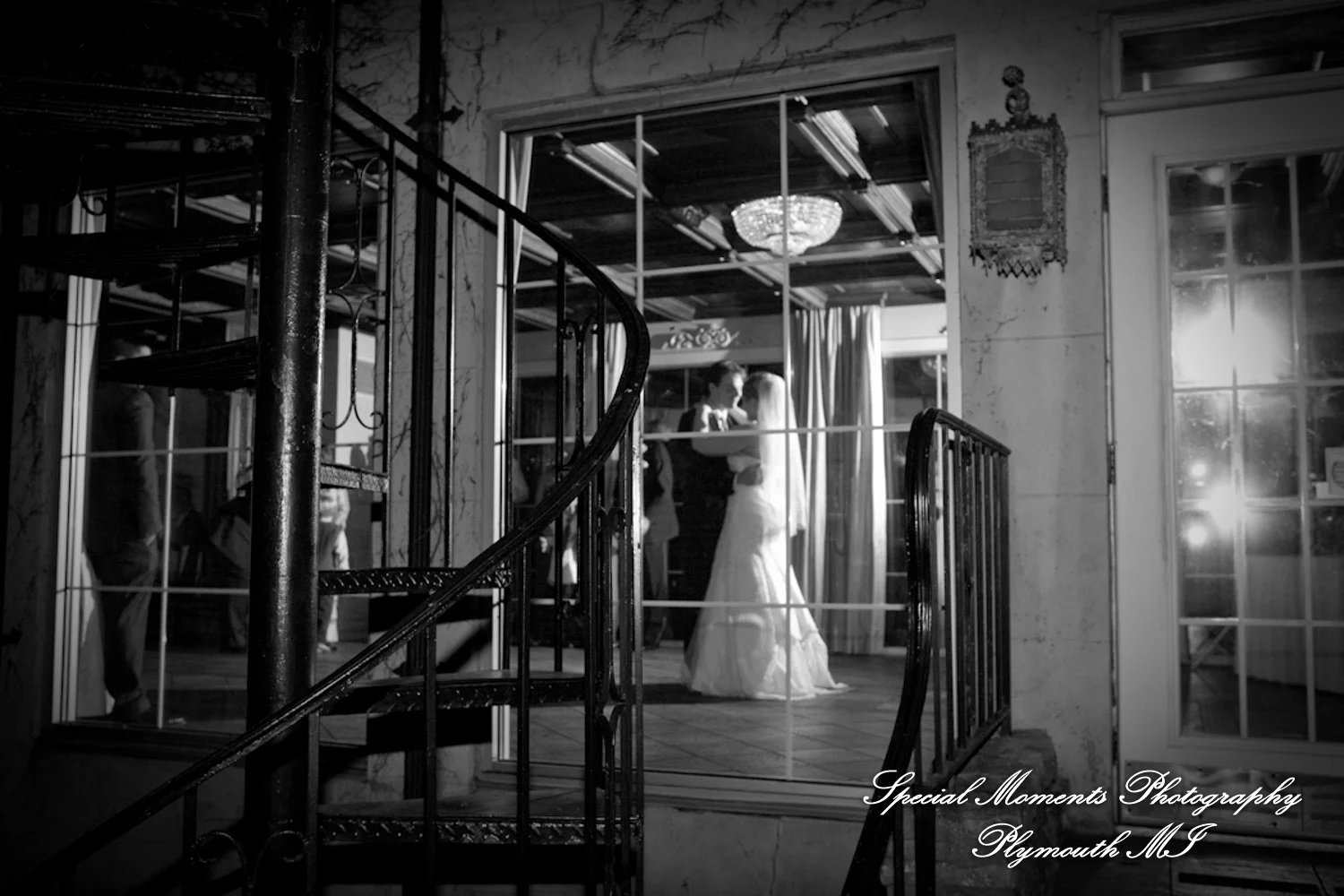 Pine Knob Mansion Clarkston MI wedding photograph