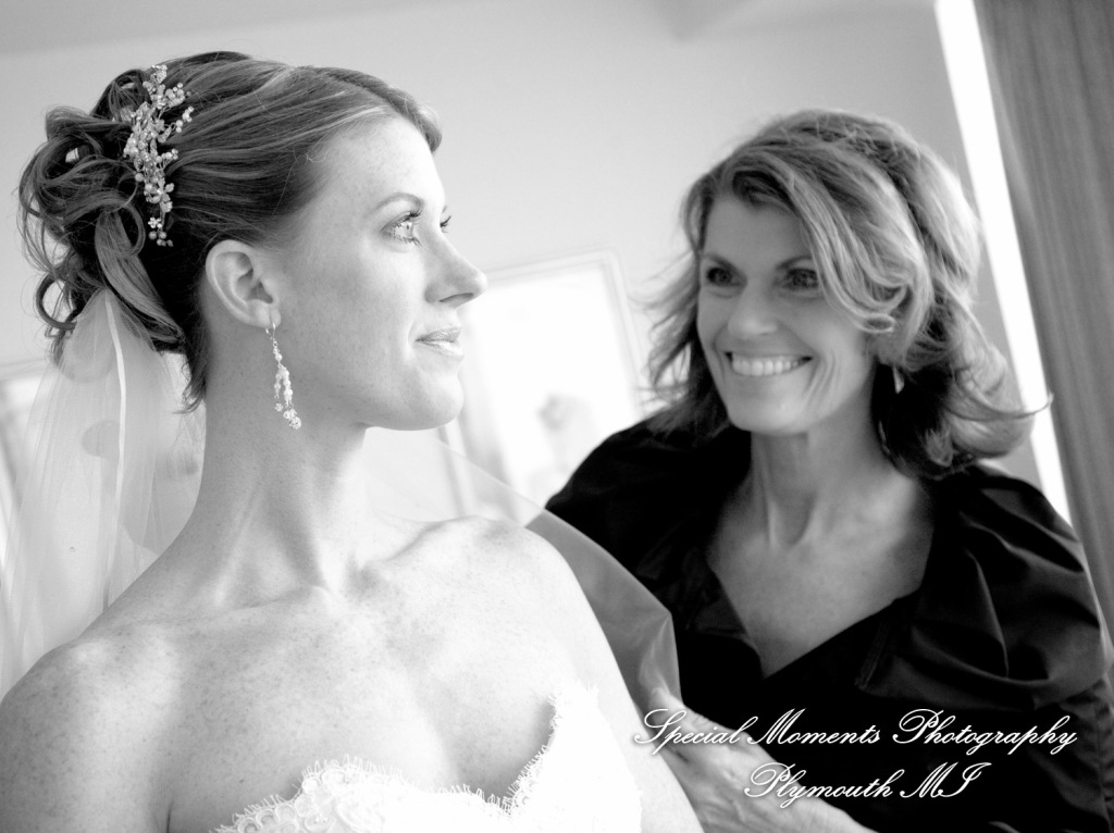 Allison & Ken at Marriott Renaissance Center Detroit MI wedding photograph