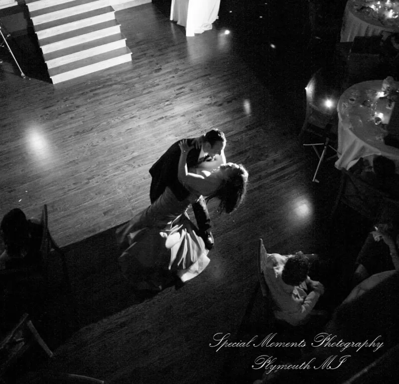 Gem Century Grill; Detroit MI wedding photograph