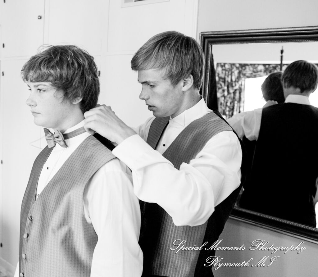 Lisa & Jeffrey at Montague Inn Saginaw MI wedding photography