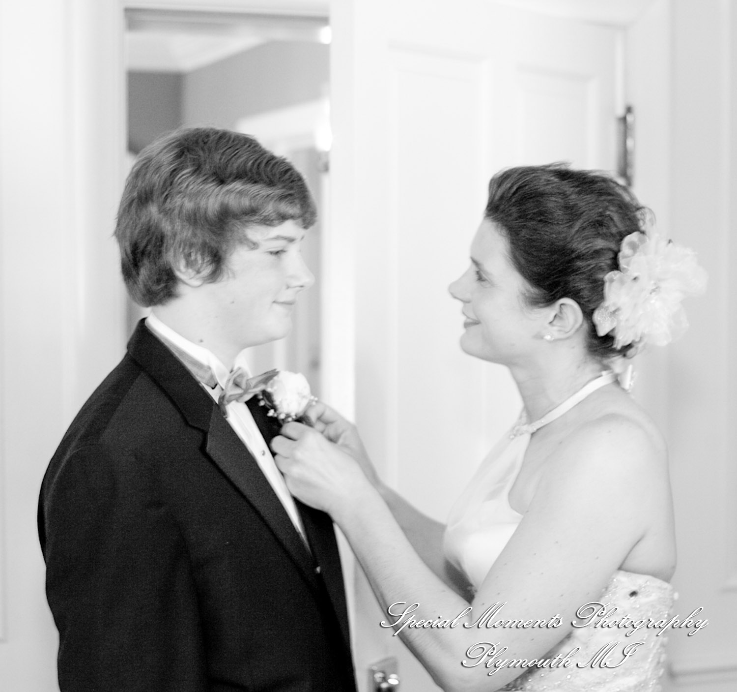 Lisa & Jeffrey at Montague Inn Saginaw MI wedding photography