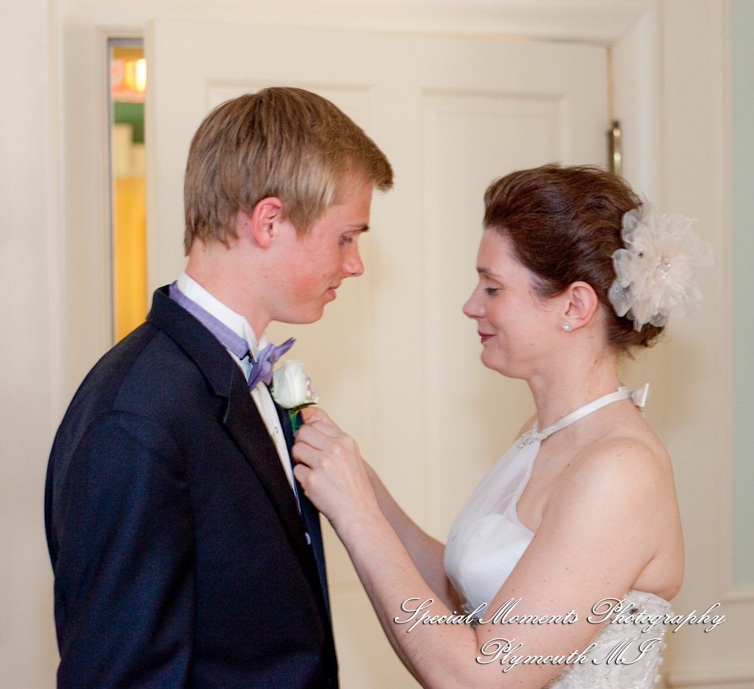 Lisa & Jeffrey at Montague Inn Saginaw MI wedding photography