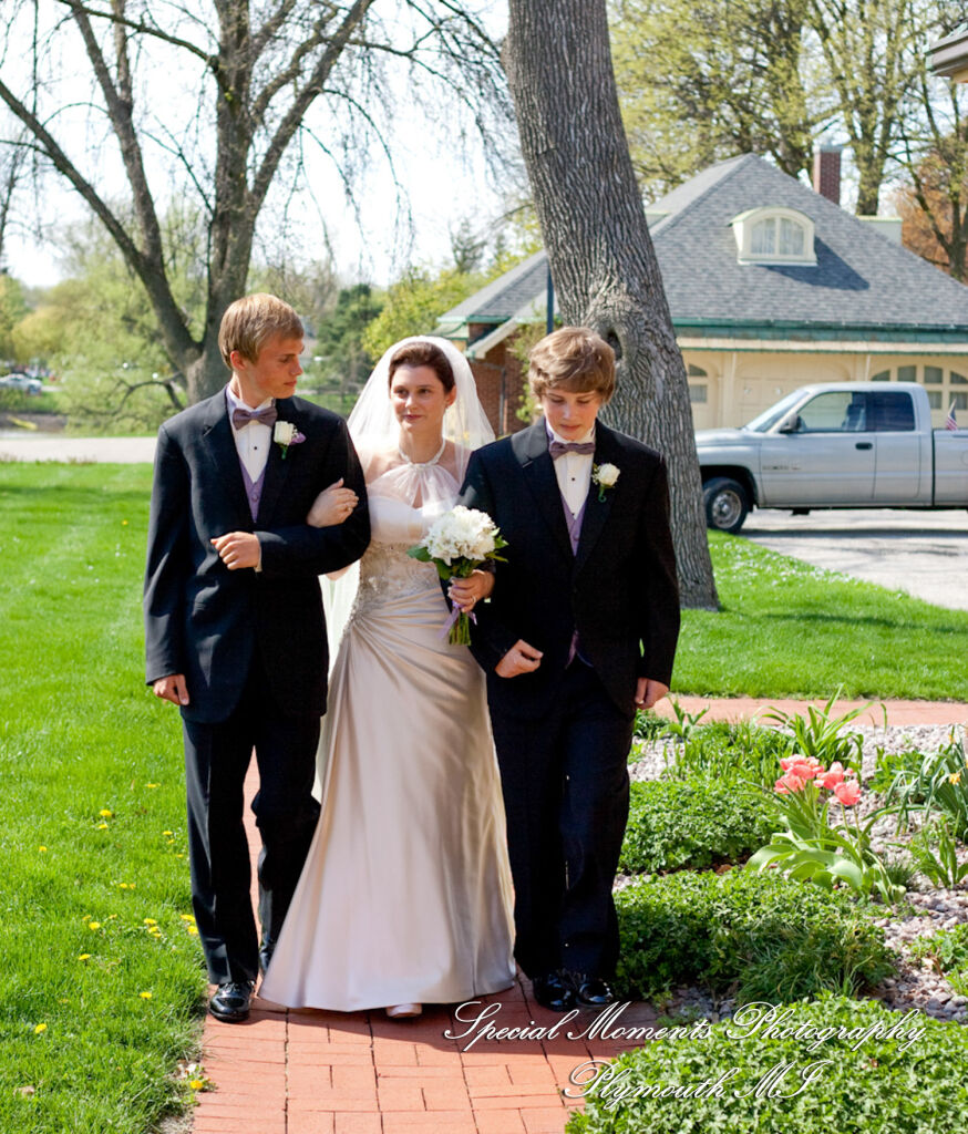 Lisa & Jeffrey at Montague Inn Saginaw MI wedding photography