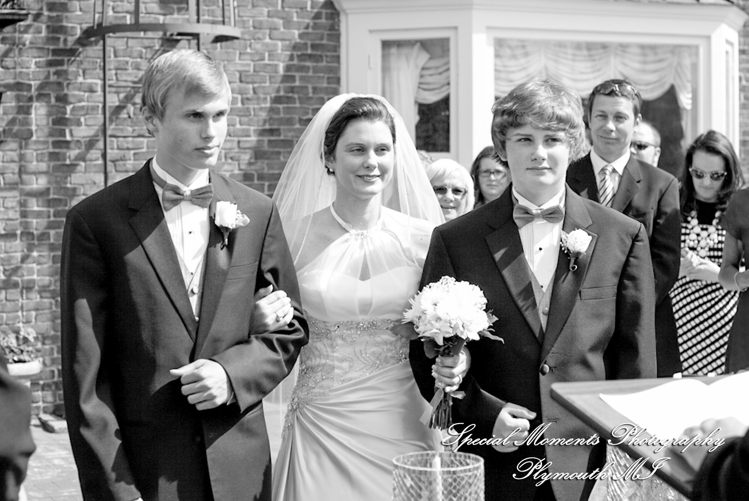 Lisa & Jeffrey at Montague Inn Saginaw MI wedding photography