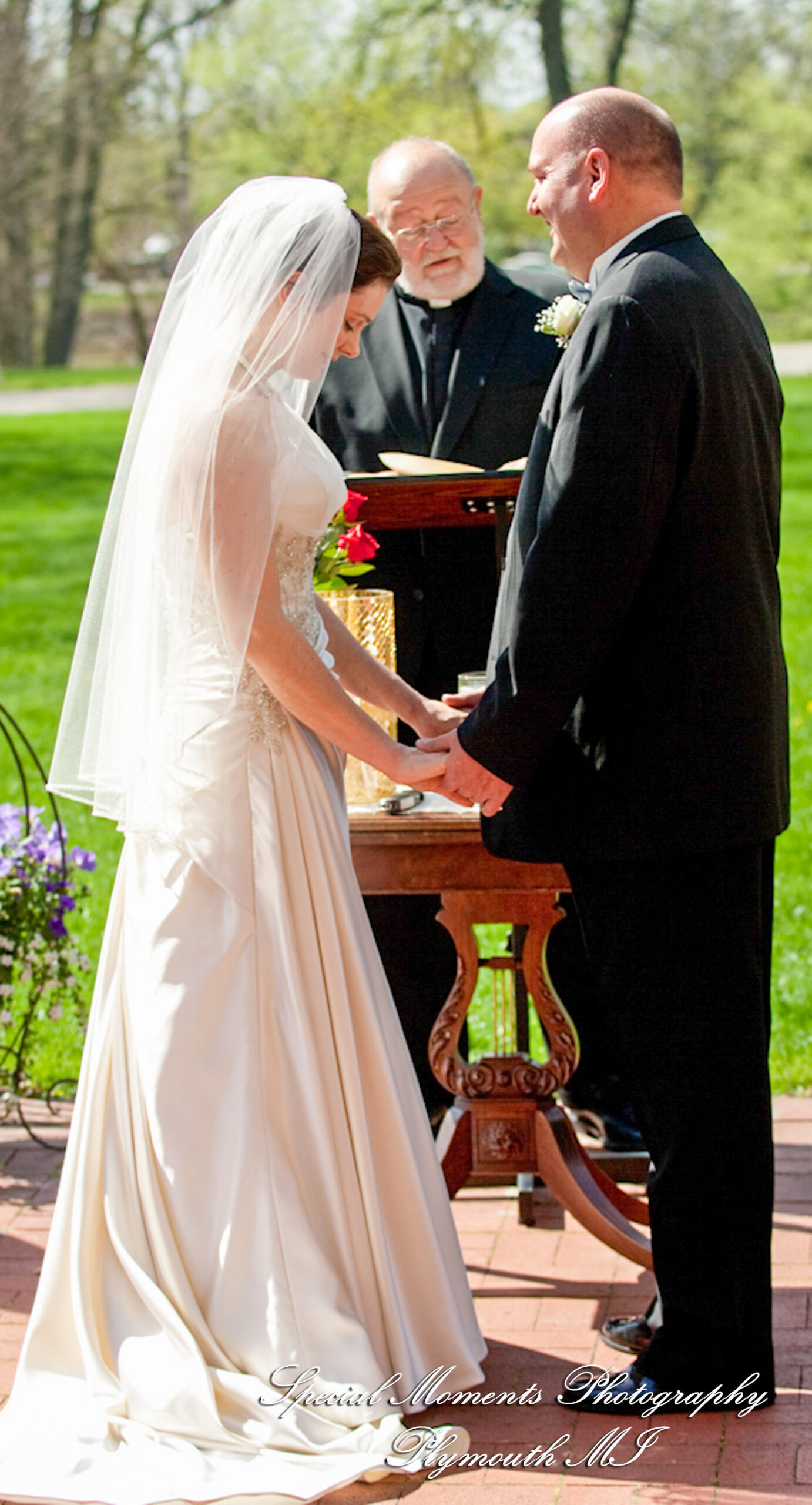 Lisa & Jeffrey at Montague Inn Saginaw MI wedding photography