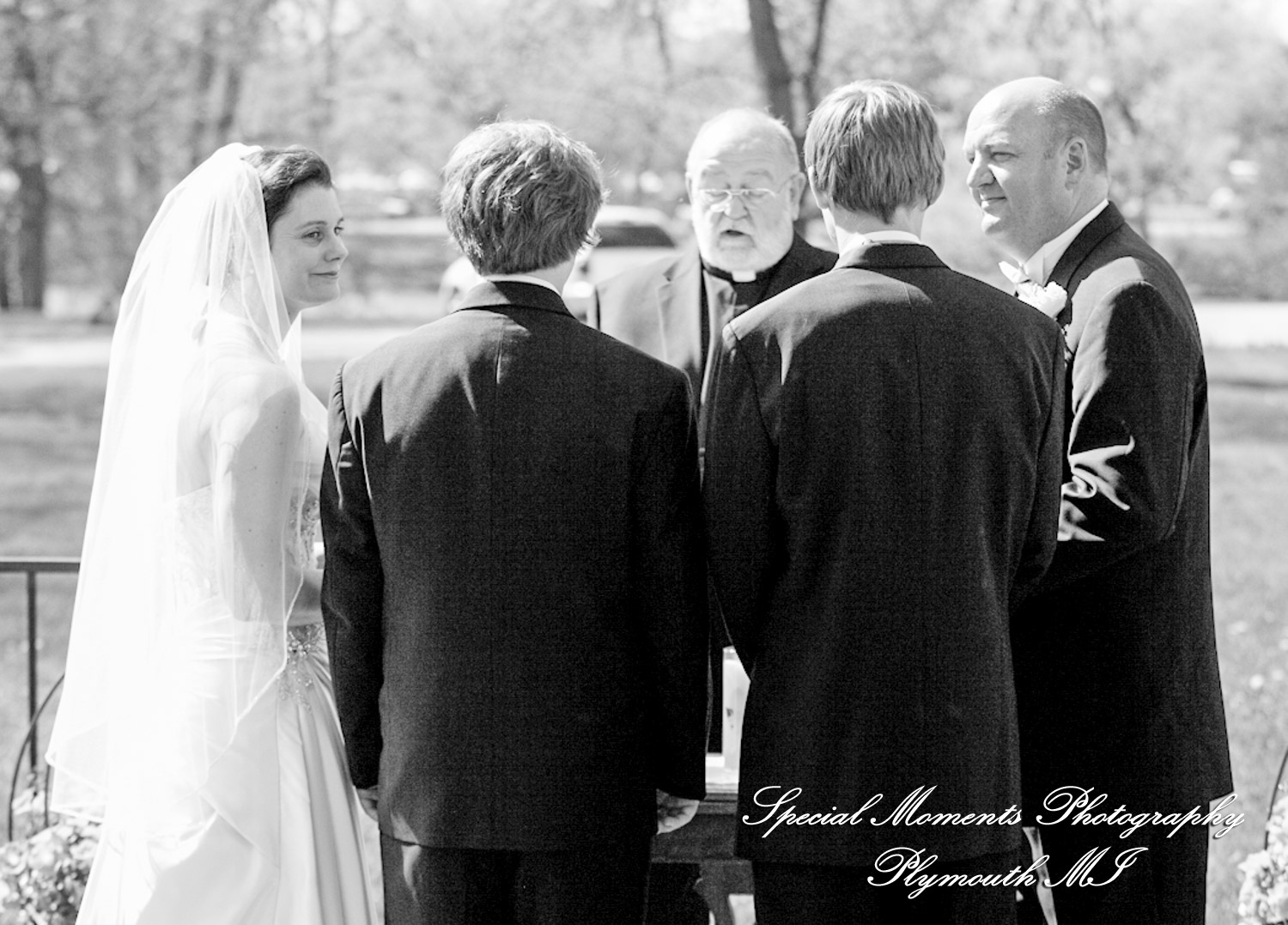 Lisa & Jeffrey at Montague Inn Saginaw MI wedding photography