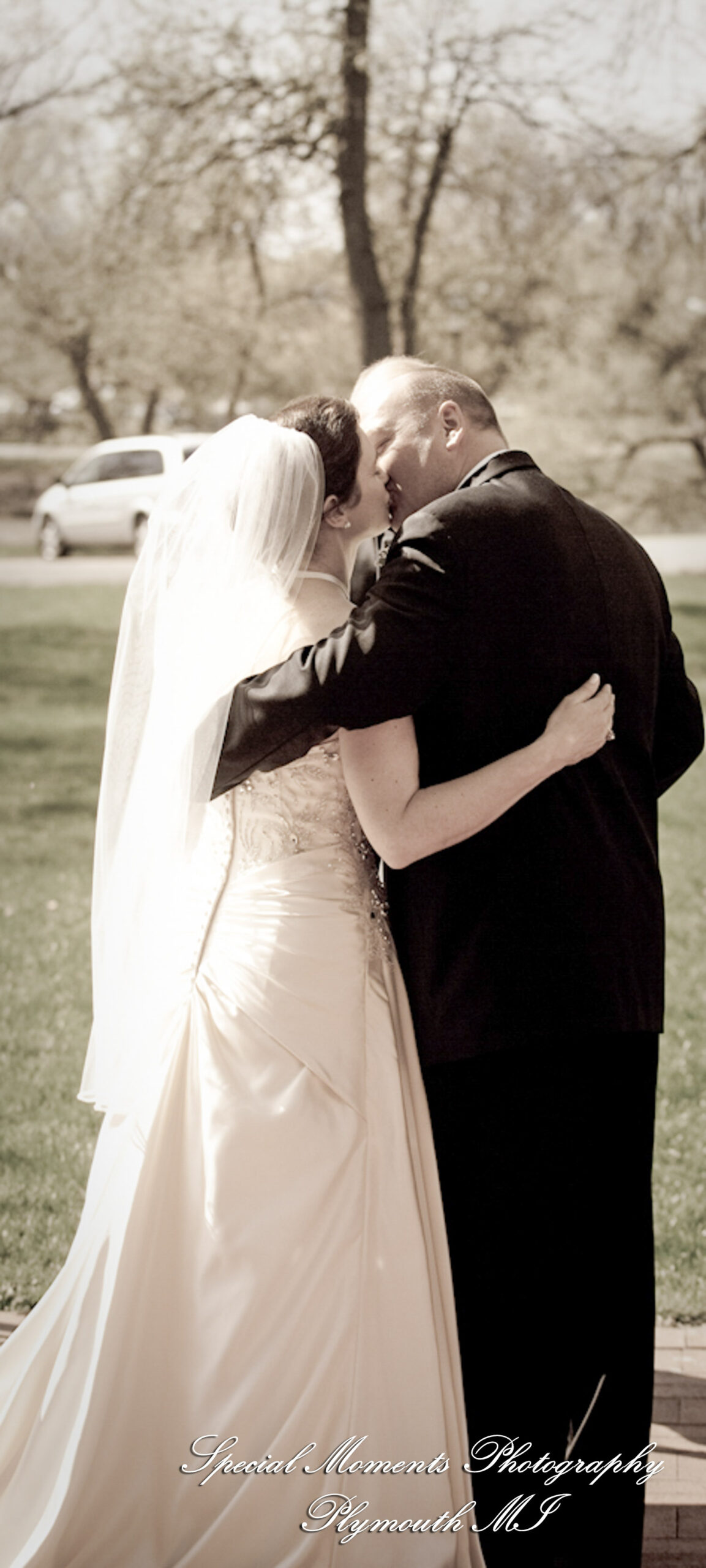 Lisa & Jeffrey at Montague Inn Saginaw MI wedding photography