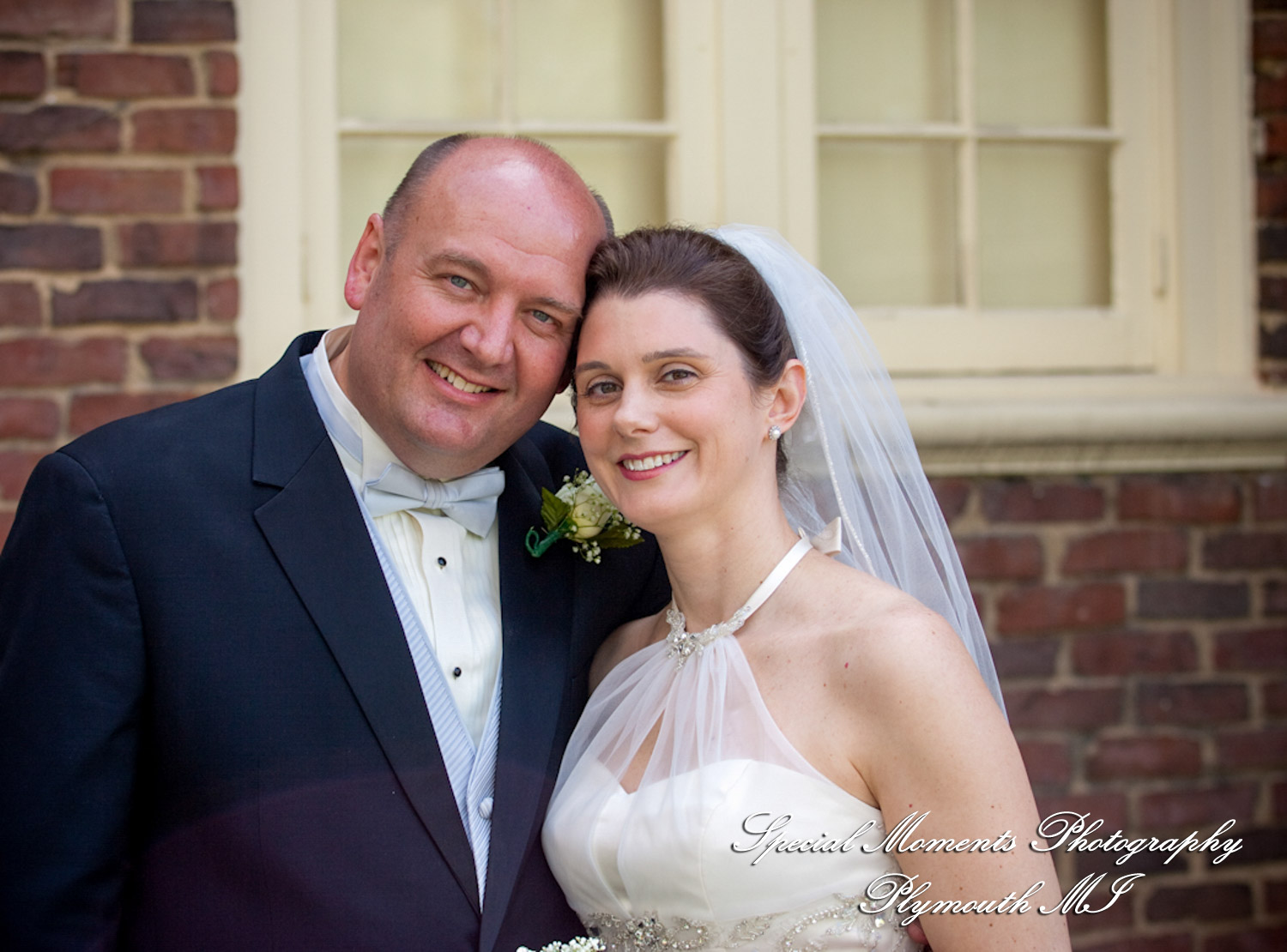 Lisa & Jeffrey at Montague Inn Saginaw MI wedding photography