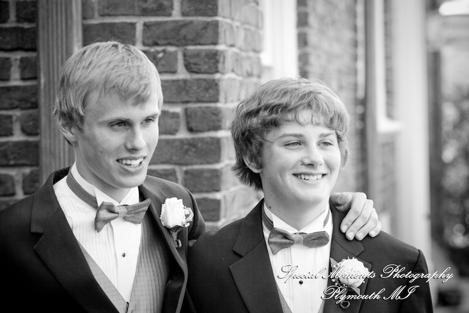 Lisa & Jeffrey at Montague Inn Saginaw MI wedding photography