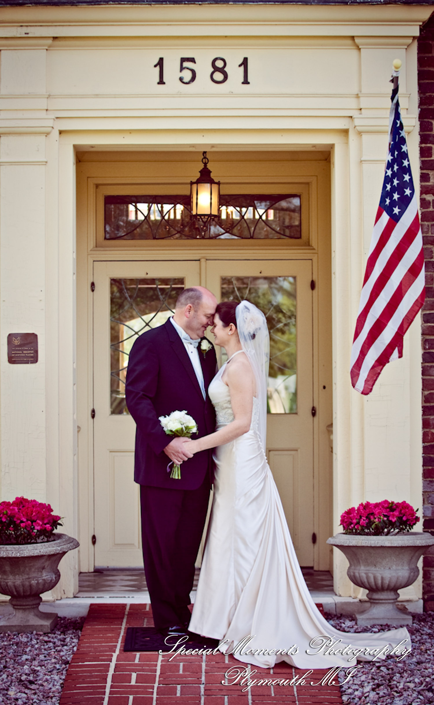 Lisa & Jeffrey at Montague Inn Saginaw MI wedding photography